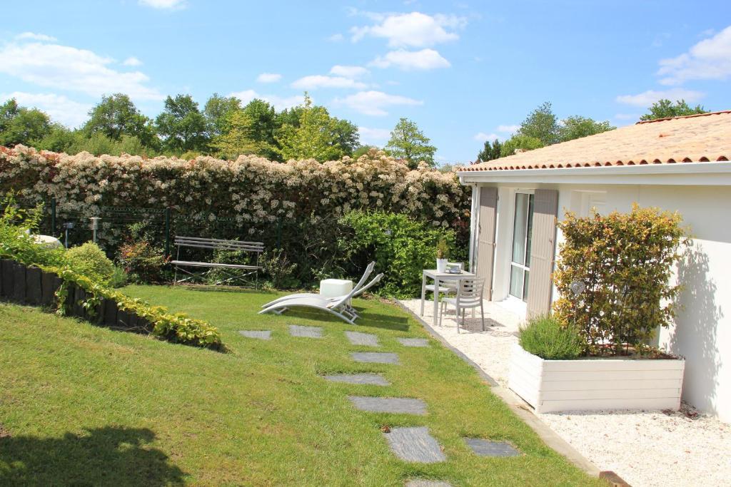 Le Temps Des Hotes Vertou Exterior photo
